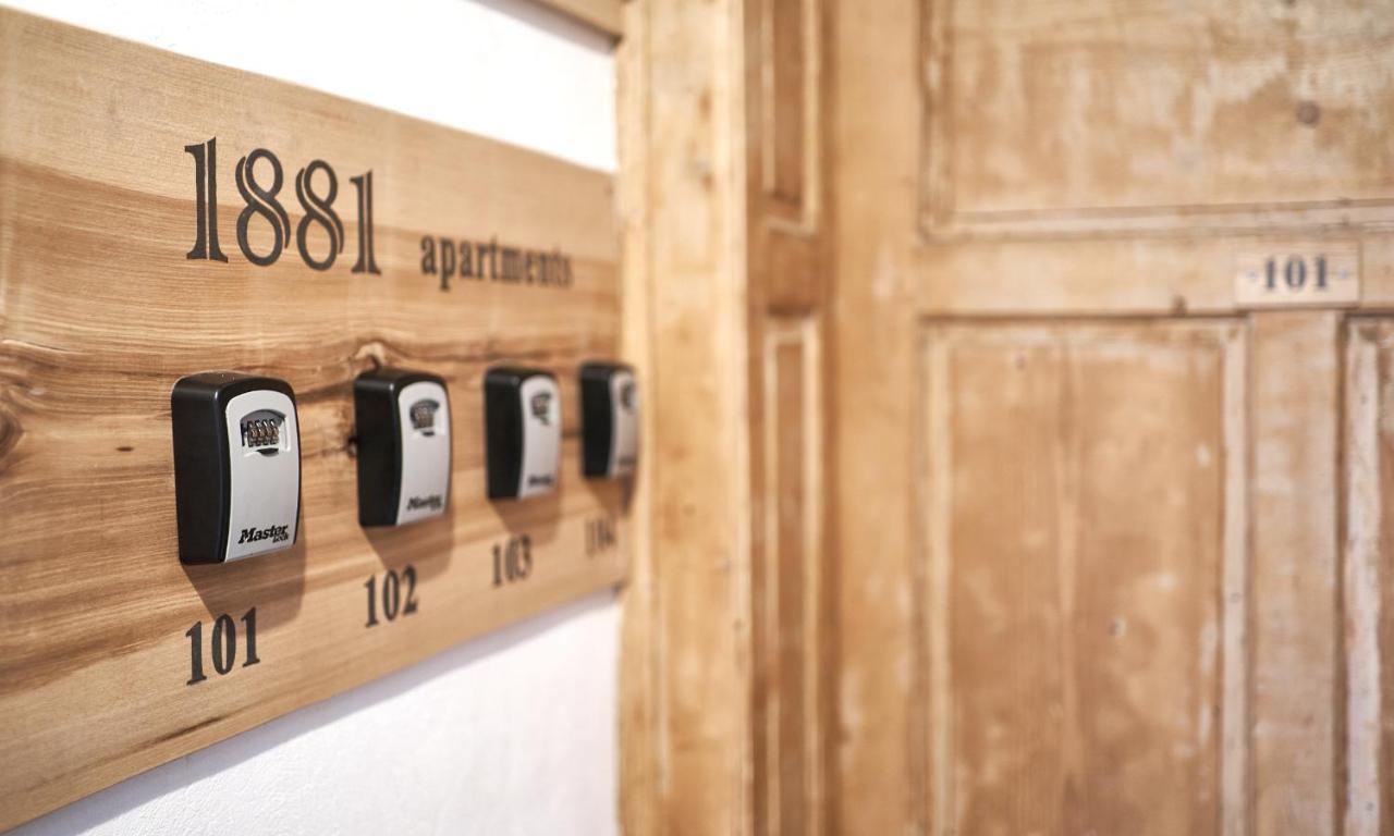 1881 Brasov Old Town Apartments ภายนอก รูปภาพ
