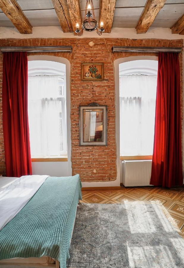 1881 Brasov Old Town Apartments ภายนอก รูปภาพ