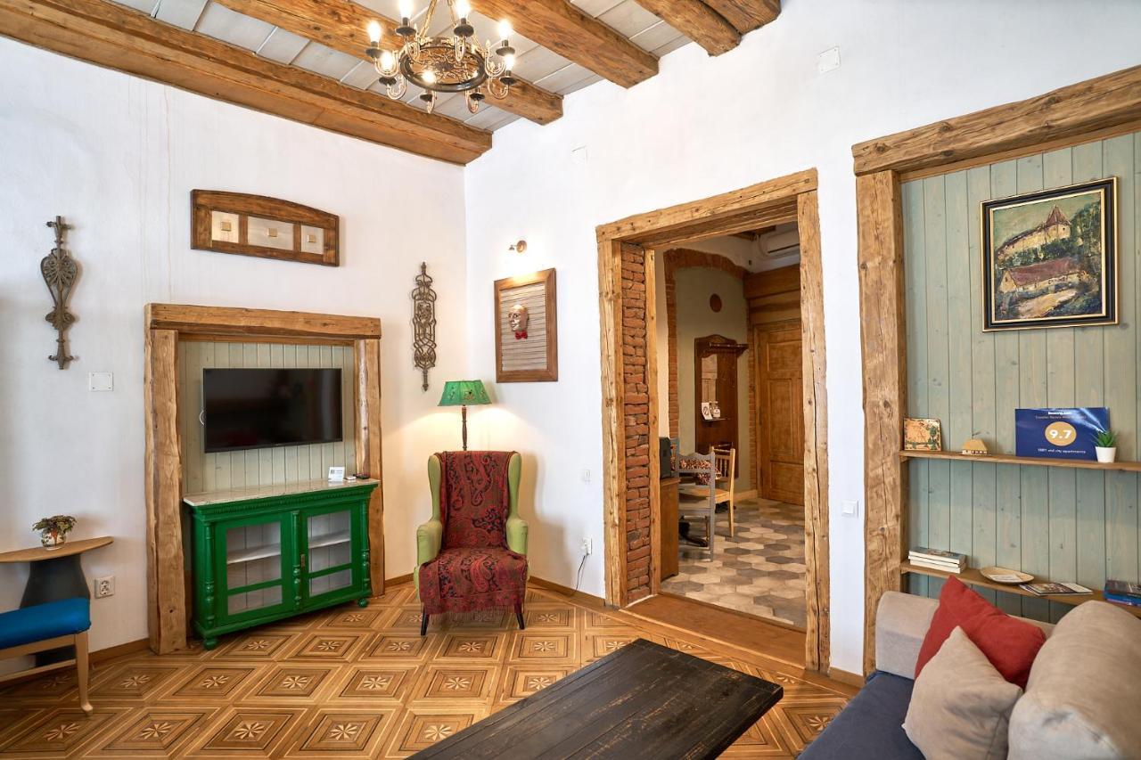1881 Brasov Old Town Apartments ภายนอก รูปภาพ